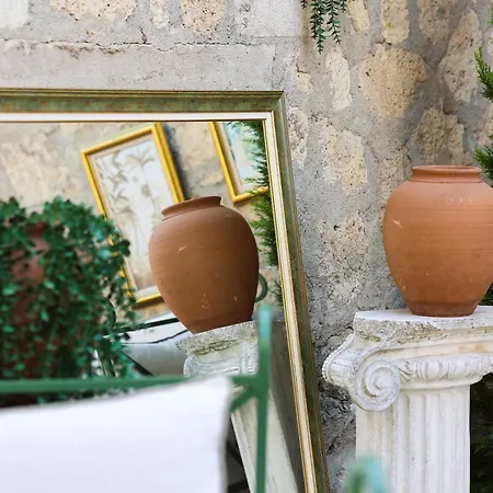 Voger Pino Szálloda *