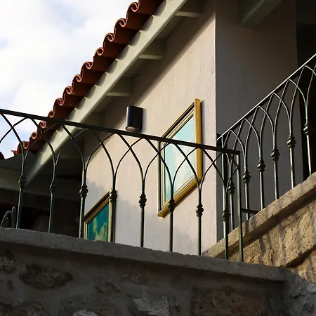 Voger Pino Szálloda