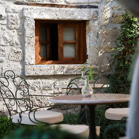 Voger Pino Szálloda *